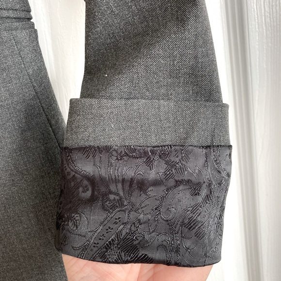 RW & Co. Grey Blazer with satin lining. SZ 4. EUC - Picture 2 of 4
